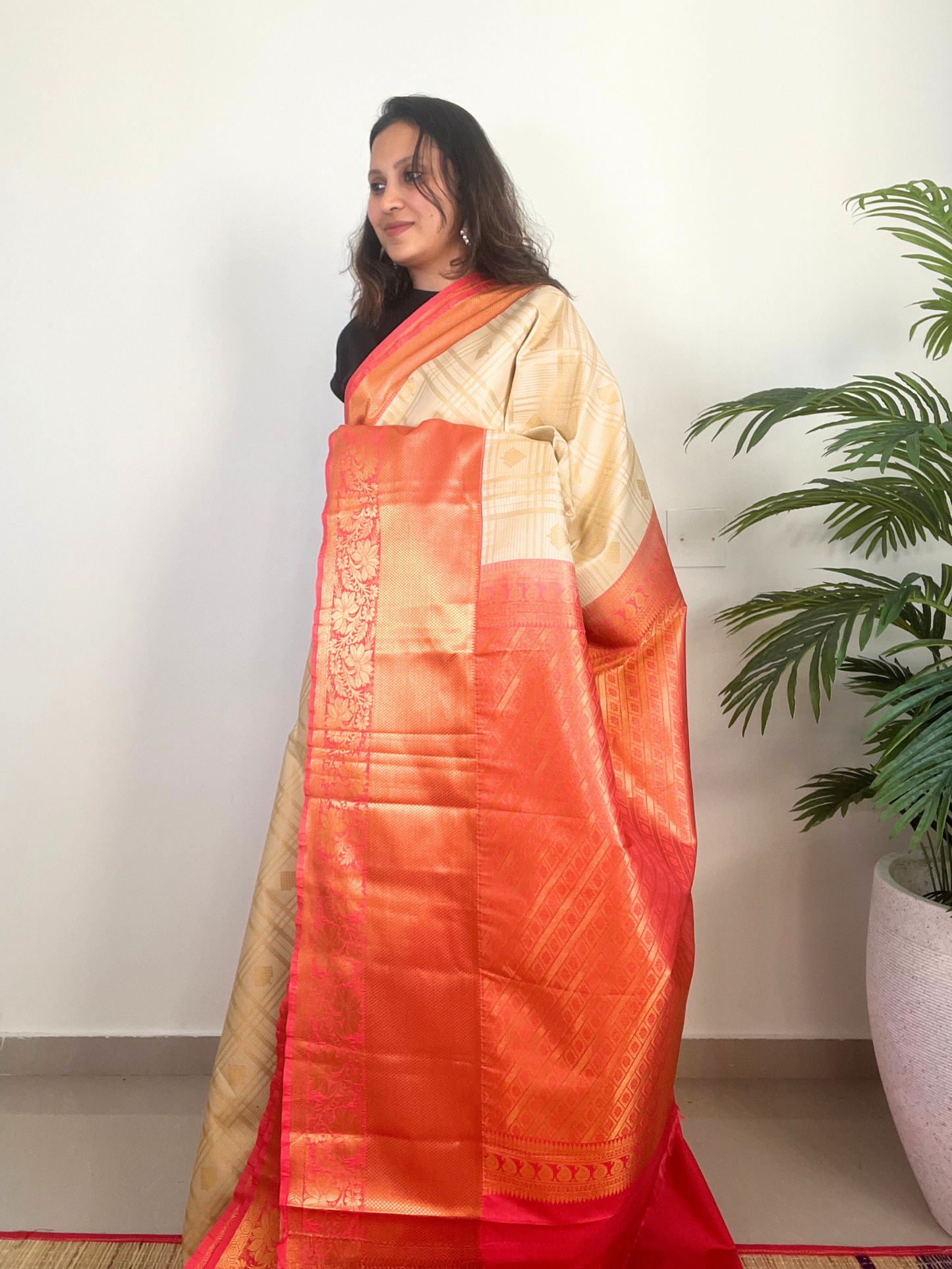 Ivory and Peach - Kattam - Kanchipuram Silk Saree