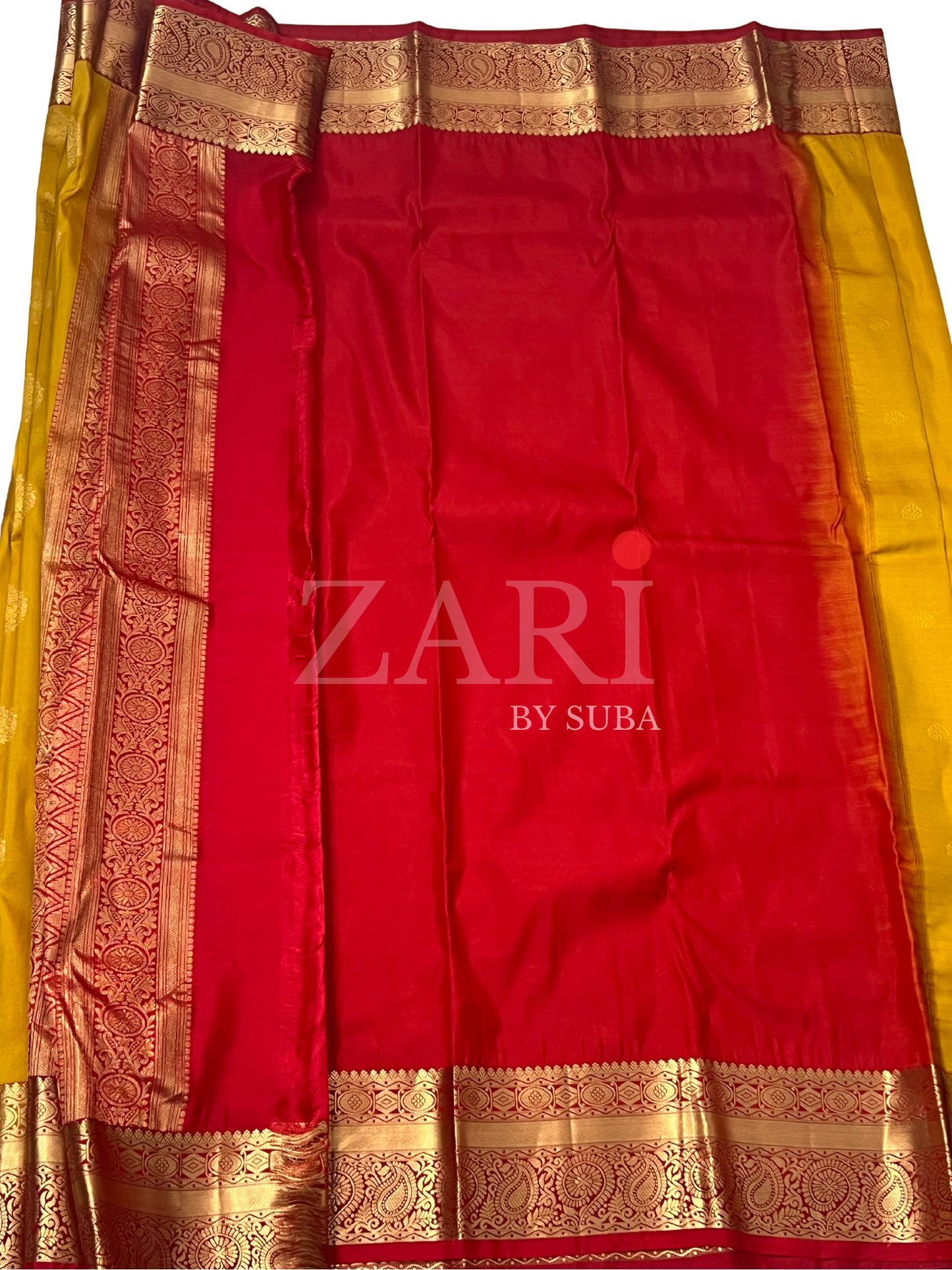 GOLDEN MAJESTY - Pure Kanchipuram Silk Saree
