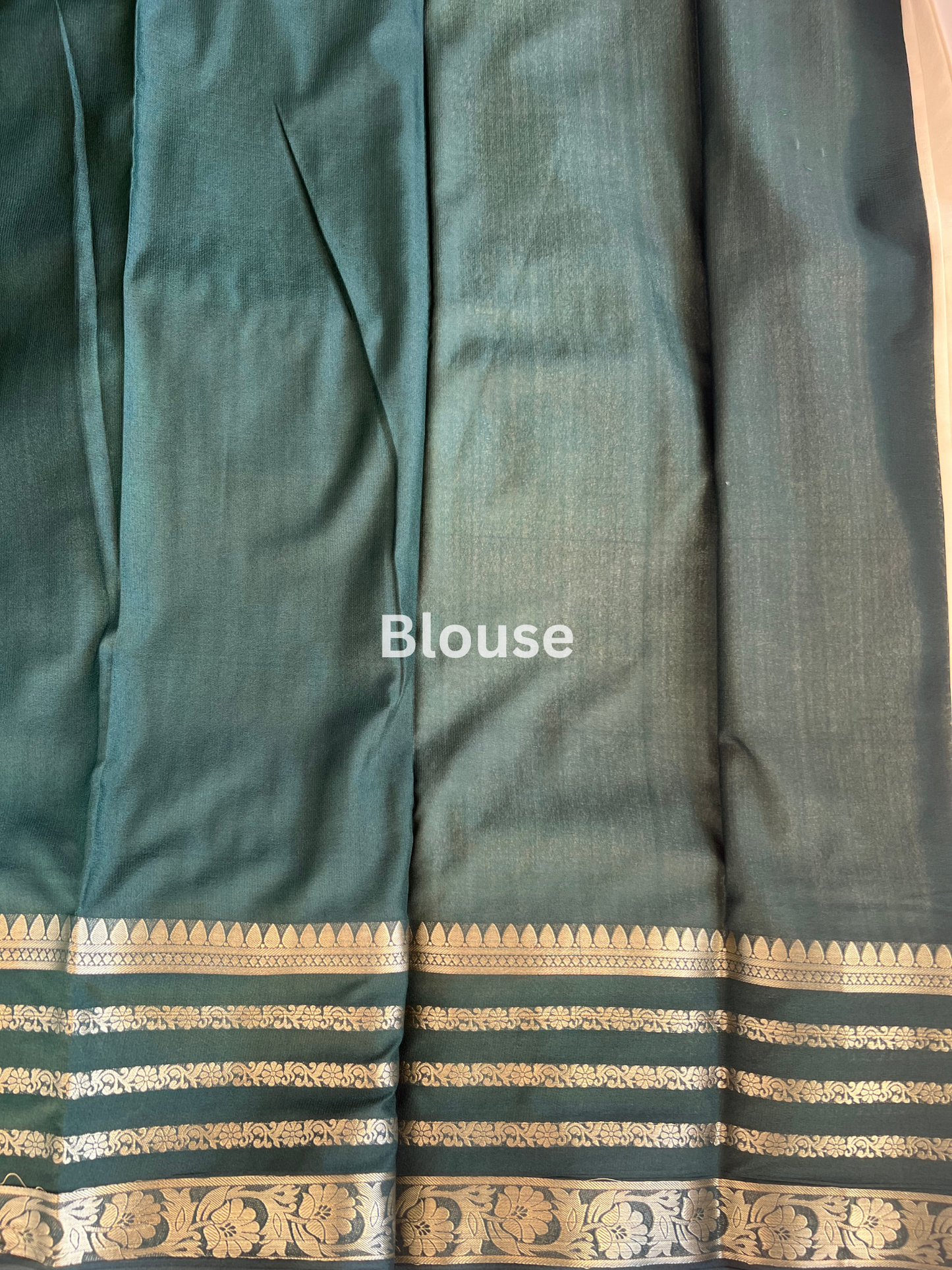 MEERA - Off White and green